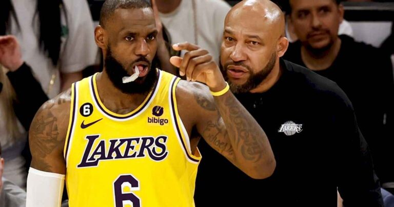 ni-un-sacudon-de-manos-ni-una-palmada-en-la-espalda:-los-angeles-lakers-despidio-a-su-entrenador-con-una-breve-llamada-telefonica