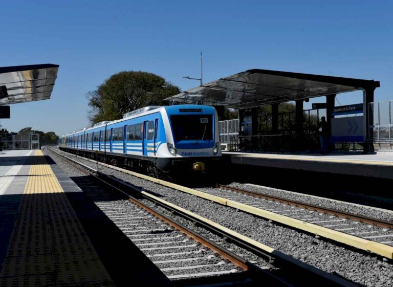 trenes:-el-gobierno-oficializo-la-suba-de-tarifas-en-todo-el-pais