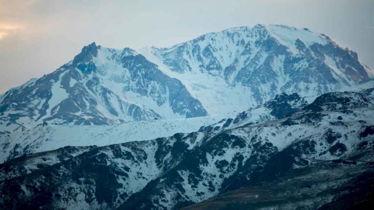 no-es-buenos-aires:-donde-hay-alerta-amarilla-por-nieve-el-25-de-mayo-en-la-argentina