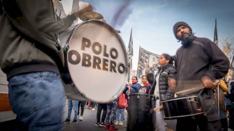 protesta-piquetera-en-avellaneda:-fuerte-operativo-de-seguridad-para-impedir-que-corten-el-puente-pueyrredon