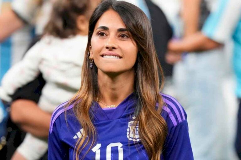 anto-roccuzzo-se-robo-todas-las-miradas-por-su-look-super-canchero-para-ir-a-alentar-a-la-seleccion-argentina