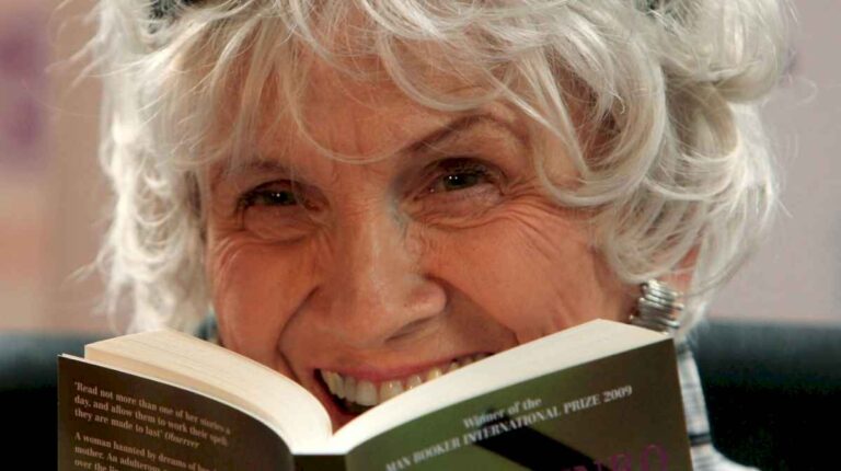 a-dos-meses-de-la-muerte-de-su-madre,-la-hija-de-la-premio-nobel-alice-munro-denuncia-el-abuso-de-su-padrastro