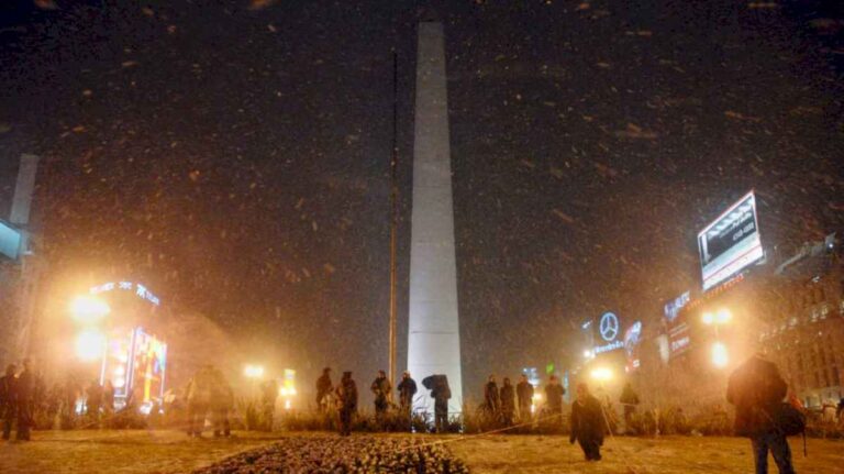 el-extrano-fenomeno-por-el-que-nevo-en-la-ciudad-de-buenos-aires-un-9-de-julio-y-jamas-se-pudo-repetir