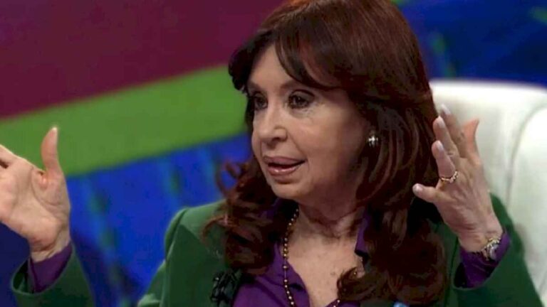 cristina-kirchner-le-pidio-a-javier-milei-que-le-diga-«la-verdad»-a-sus-seguidores