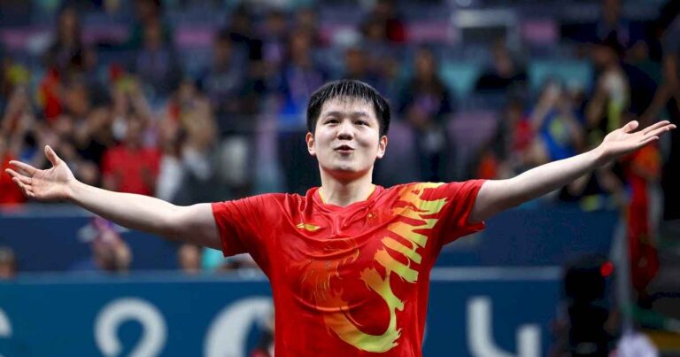 juegos-olimpicos-de-paris-2024:-en-el-tenis-de-mesa-no-hay-quien-detenga-a-los-chinos-y-zhendong-hizo-su-propio-show-con-la-dorada