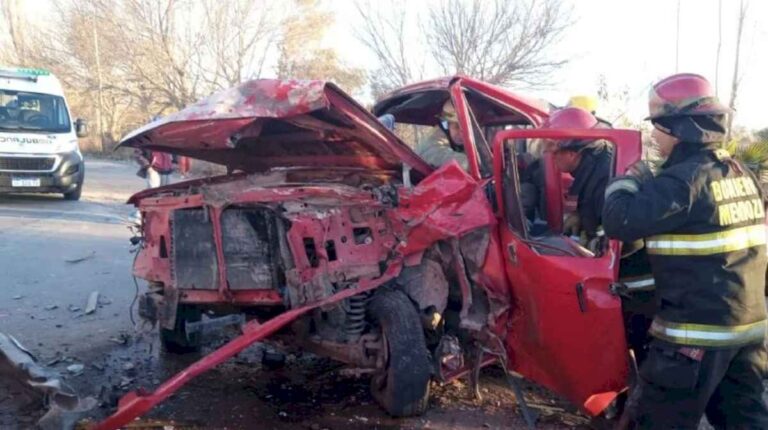 impactante-accidente-en-la-ruta-20:-un-joven-manejaba-alcoholizado-y-choco-de-frente-contra-una-camioneta