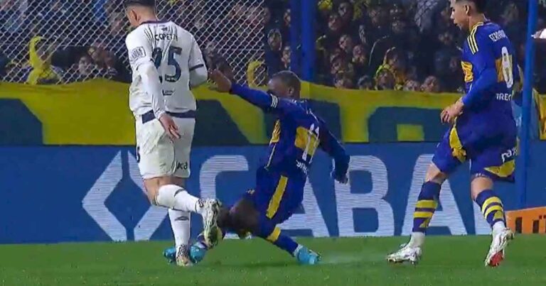 la-polemica-en-el-triunfo-de-boca-ante-rosario-central:-hubo-penal-de-advincula-contra-copetti-en-la-ultima-jugada-del-partido?