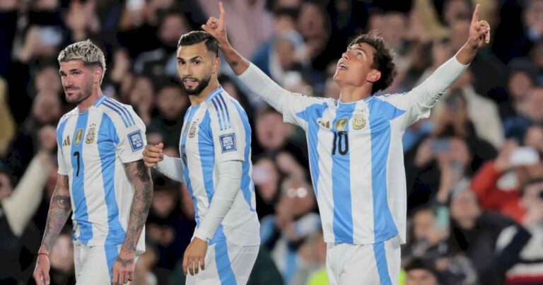 taty-castellanos,-tras-los-pasos-de-leo-messi-y-dibu-martinez:-otro-que-debuta-en-la-seleccion-sin-tener-minutos-en-la-primera-de-argentina