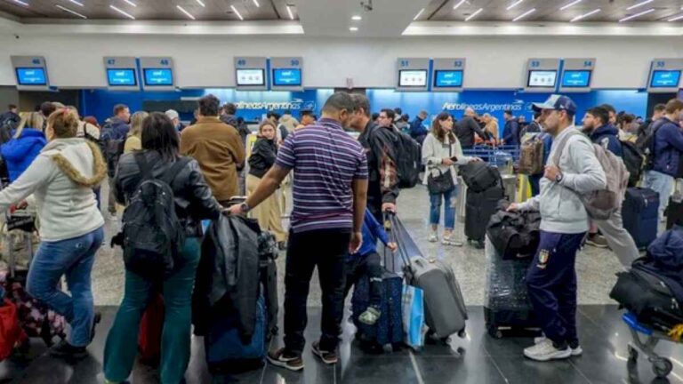 tras-el-paro,-el-gobierno-insistira-con-la-privatizacion-de-aerolineas-argentinas