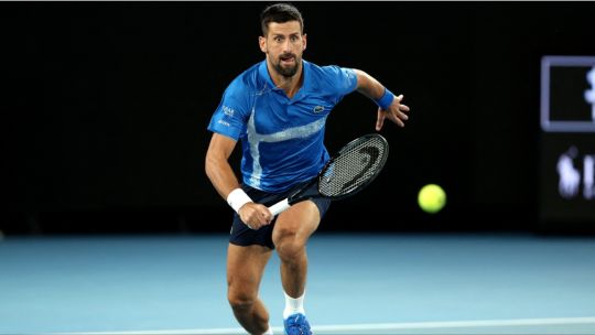 Djokovic eliminó a Alcaraz en un partidazo y se metió en las semis del Abierto de Australia