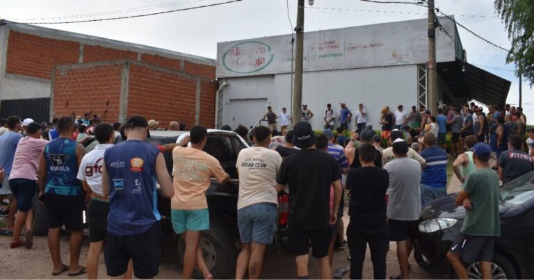 En Granja Tres Arroyos: Todos Adentro. La burocracia afuera!