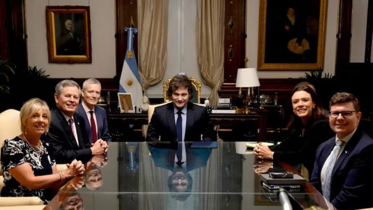 El Gobierno anunció que también desclasificará archivos sobre refugiados nazis en Argentina