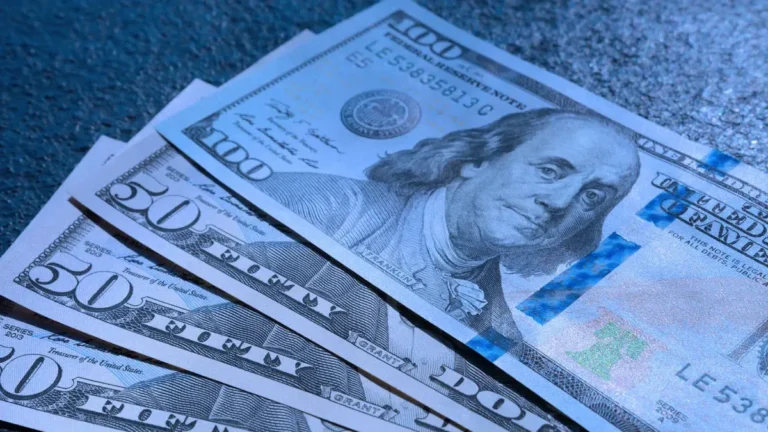 Dólar blue hoy minuto a minuto: a cuánto está este domingo 6 de abril
