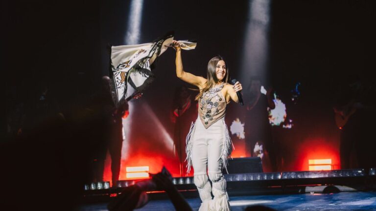 Soledad deslumbró a puro folklore el Gran Rex en su primera noche sold out
