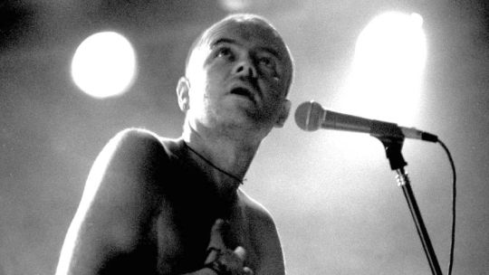 Luca Prodan en la prensa británica gracias a la biopic de Armando Bo: El dios del punk argentino