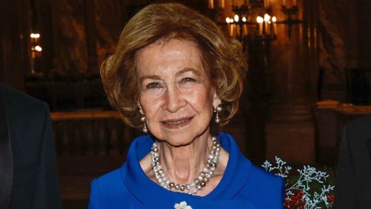 Aseguran que la reina Sofía se ha estado acostando con otra mujer por 40 años