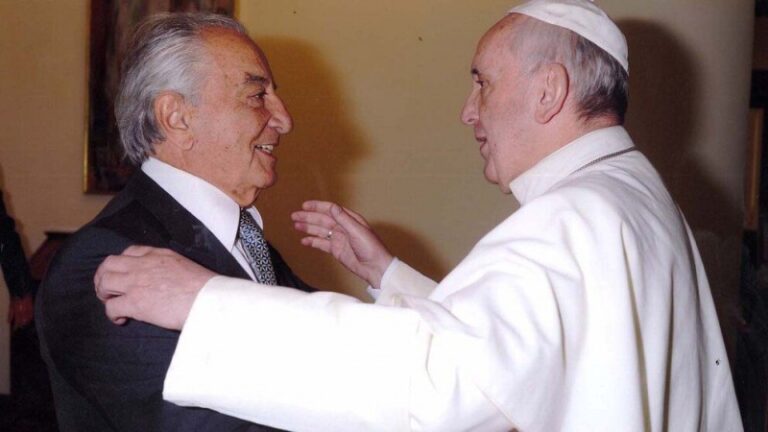 Comercio destacó la cercanía de Francisco al movimiento obrero