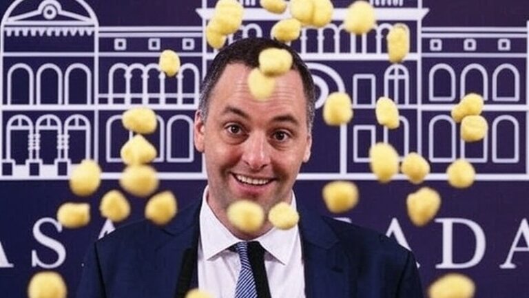 Francos admitió que la Secretaría de Adorni aumentó presupuesto y personal