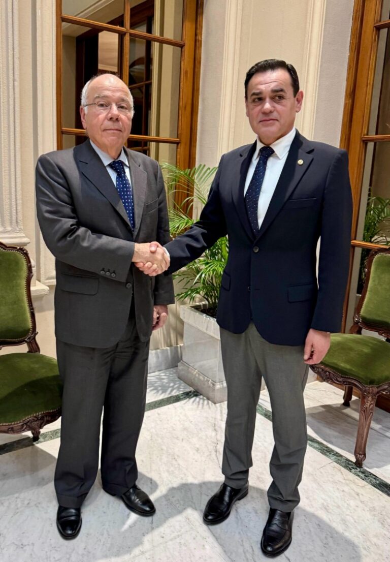 Paraguay baja la tensión con Brasil, que promete un informe sobre el espionaje a Itaipú