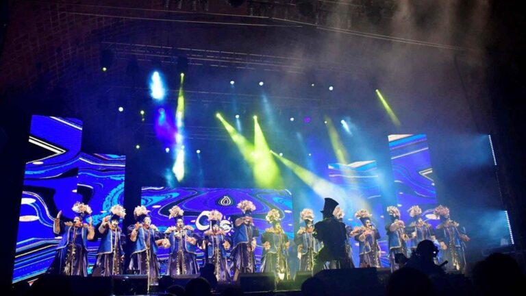 La murga uruguaya Araca la Cana celebra su 90ª aniversario con un show en el Teatro Ópera