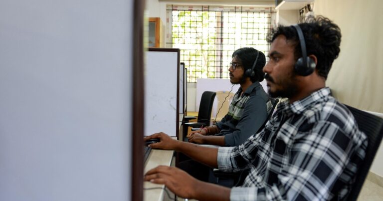 Builder.AI, la startup que estafó a Microsoft: fingía ser IA, pero eran 700 programadores indios