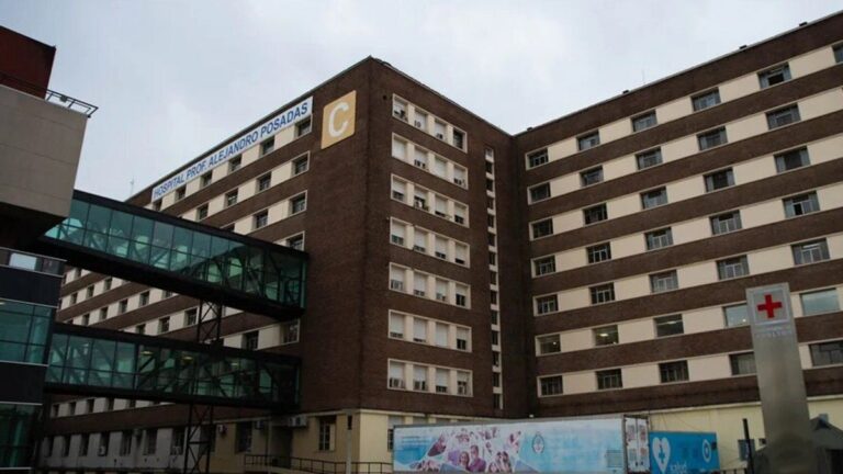 Continúa el ajuste en Salud: el Gobierno echó a más de 100 trabajadores del Hospital Posadas