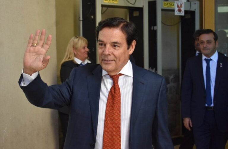 Ajustado triunfo del candidato de Rovira, favorecido por la división libertaria