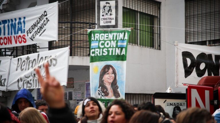 Marchas por Cristina Kirchner EN VIVO: una multitud se concentra en Plaza de Mayo