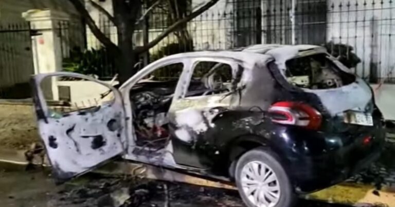 Persecución, choque y un auto prendido fuego: el robo que empezó en San Martín y terminó en Núñez