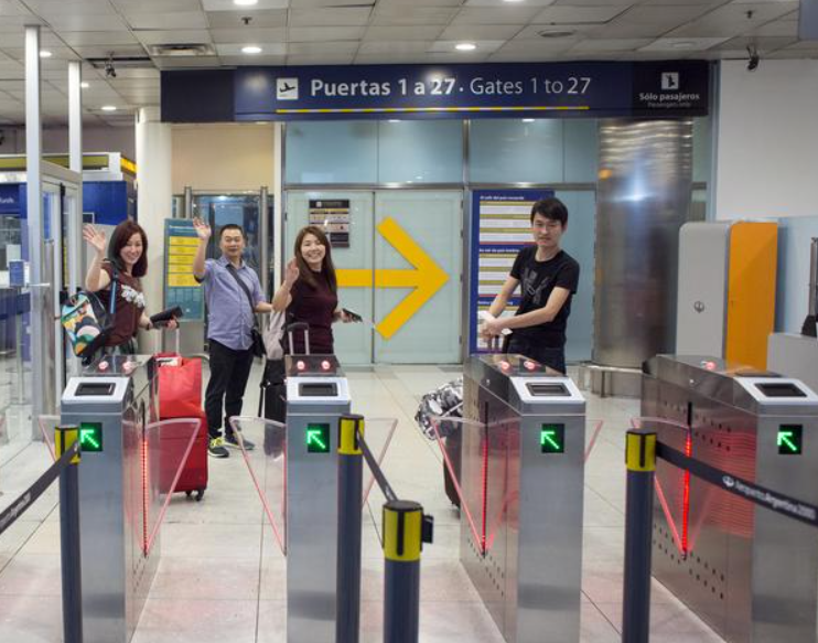 Ahora decide EE.UU.: Argentina flexibiliza el ingreso de extranjeros con visa norteamericana