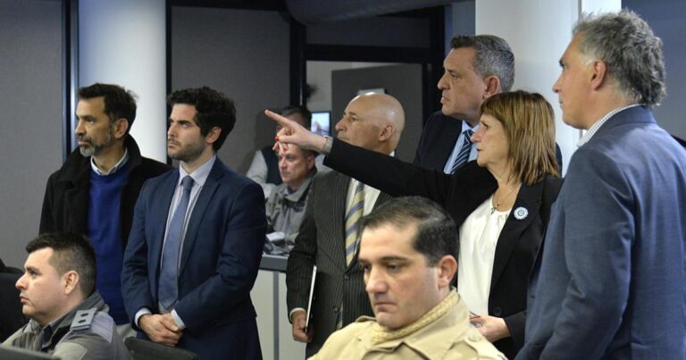 Giro en el caso de los policías cesanteados por Kicillof: ahora la Justicia investiga si hubo espionaje en su contra