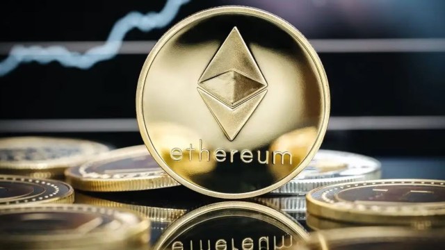 Bitcoin y Ethereum impulsan la escalada del mercado cripto a máximos no vistos desde 2021