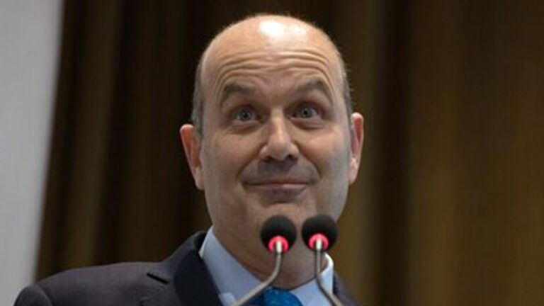 Las inconsistencias de Federico Sturzenegger sobre el ANMAT por el fentanilo contaminado