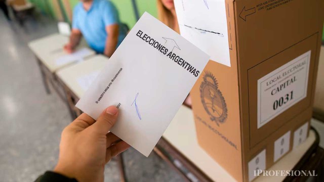 La Libertad Avanza mantiene ventaja en intención de voto y capitaliza el descontento con la oposición