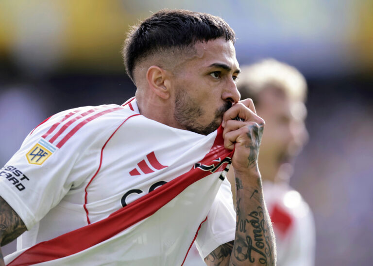 Vélez arregló con River y se lleva a Manu Lanzini