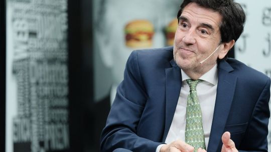 Carlos Melconian lapidó la estrategia oficial con el dólar y las bandas: «No es serio»