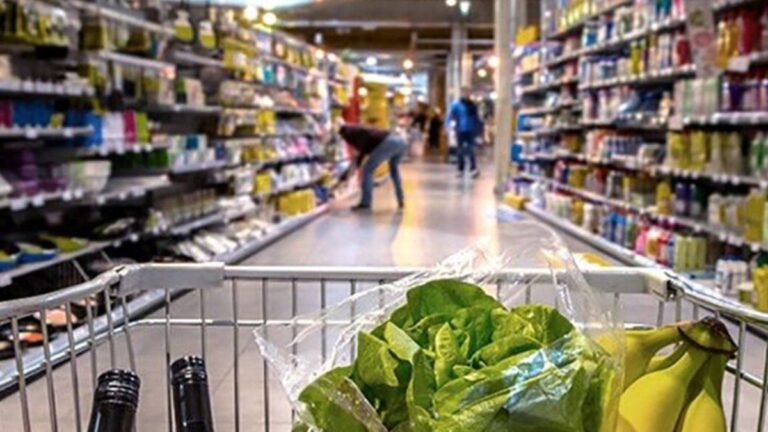 Sigue derrumbándose el consumo en supermercados: el preocupante informe del INDEC