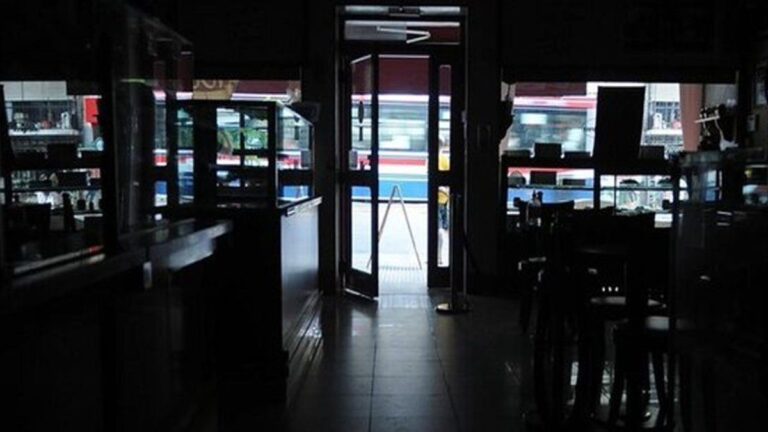 Apagón en el AMBA: cortes de luz masivos en Ciudad, zona oeste y norte