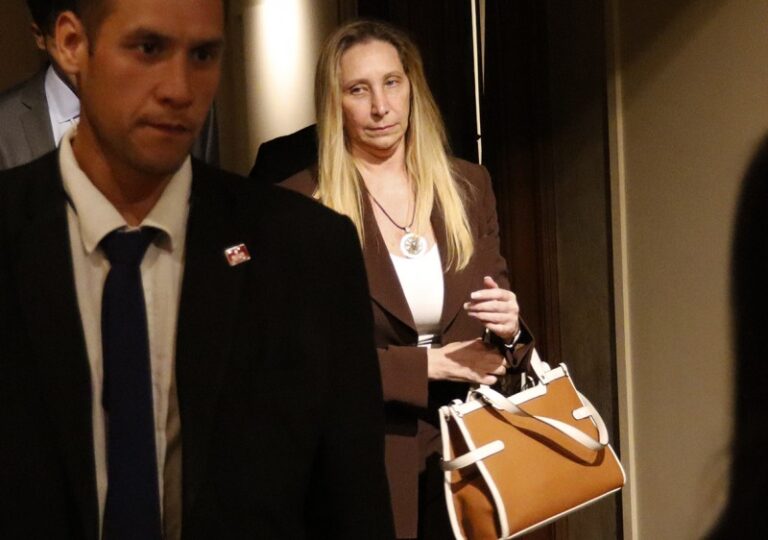 Karina se queda con el área de Ciberserguridad de la SIDE, pero Santiago Caputo suma poder