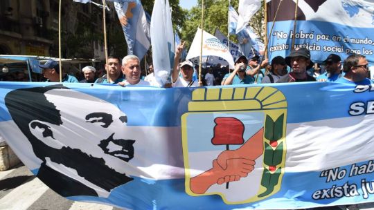 Reforma Laboral: la CGT se reunirá este lunes para definir si enfrenta al Gobierno