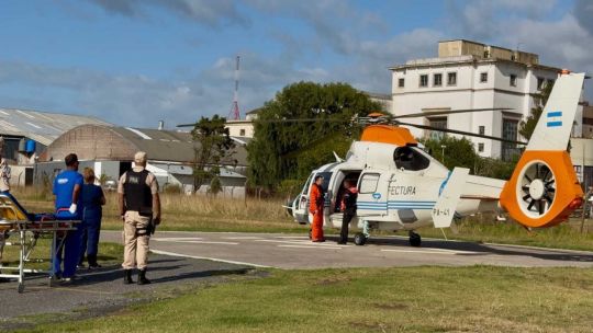 Mar del Plata: Prefectura aeroevacuó a un tripulante que sufría una hemorragia digestiva