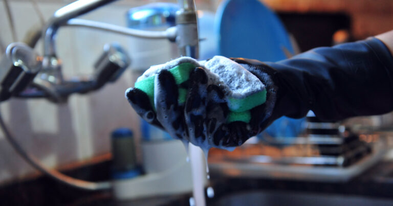 Reforma laboral para empleadas domésticas: qué cambia y cómo impacta en las trabajadoras