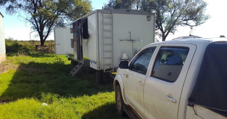 Tragedia en un campo: explotó una casilla rural y murió una pareja