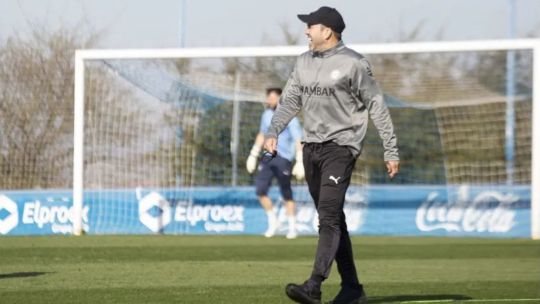 El «Chacho» Coudet se despidió del Alavés y viaja a Argentina para asumir en River: los detalles del acuerdo