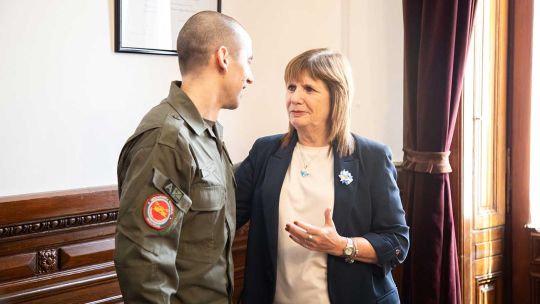 Patricia Bullrich recibió al gendarme Nahuel Gallo y denunció una operación de «apropiación» de la AFA