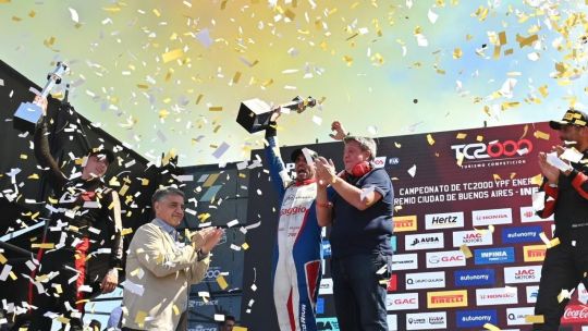 Franco Riva ganó el TC2000 en el circuito callejero de Buenos Aires ante más de 70 mil personas