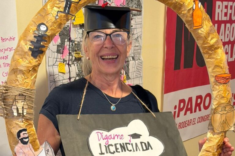 Empezó siete carreras universitarias y se recibió a los 65 años: La edad no es un impedimento; quien no tiene proyectos se muere