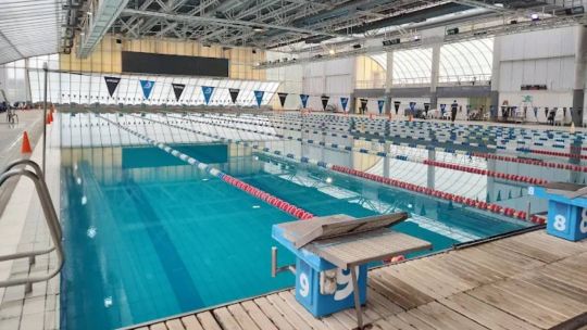 Murió un nadador tras una clase en el natatorio Alberto Zorrilla: Se descompensó en la pileta