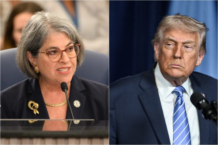 Daniella Levine Cava, alcaldesa del condado de Miami-Dade, durante una conferencia de prensa.