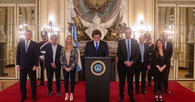 Presidente Javier Milei anuncia fallo judicial sobre YPF en cadena nacional